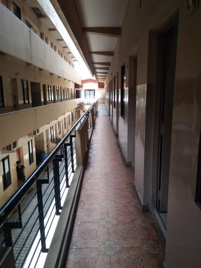 Veekay Tourist Home Bangalore Bagian luar foto