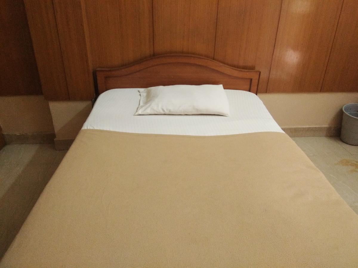 Veekay Tourist Home Bangalore Bagian luar foto